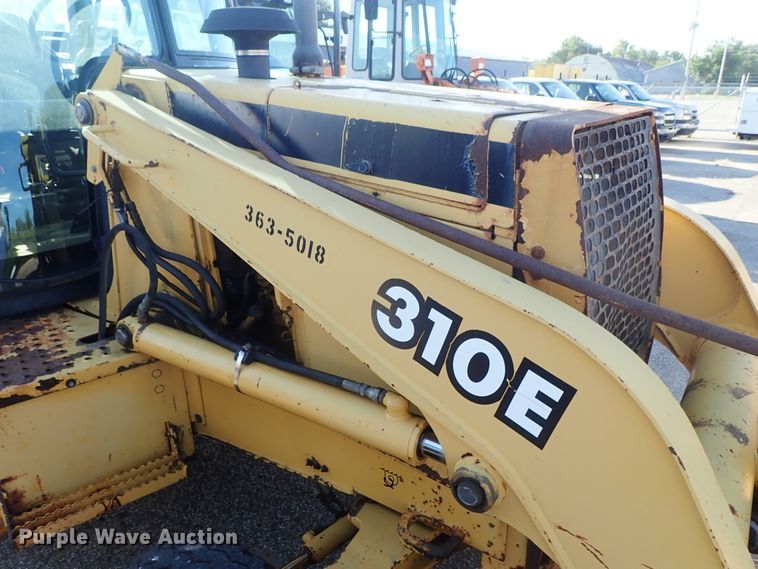 image for item DE1092 1998 John Deere 310E backhoe