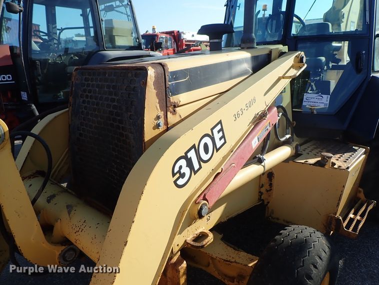 image for item DE1092 1998 John Deere 310E backhoe
