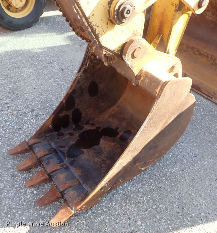 image for item DE1092 1998 John Deere 310E backhoe