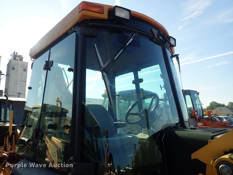 image for item DE1092 1998 John Deere 310E backhoe