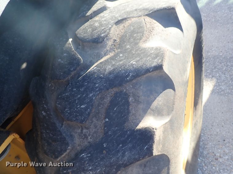 image for item DE1092 1998 John Deere 310E backhoe