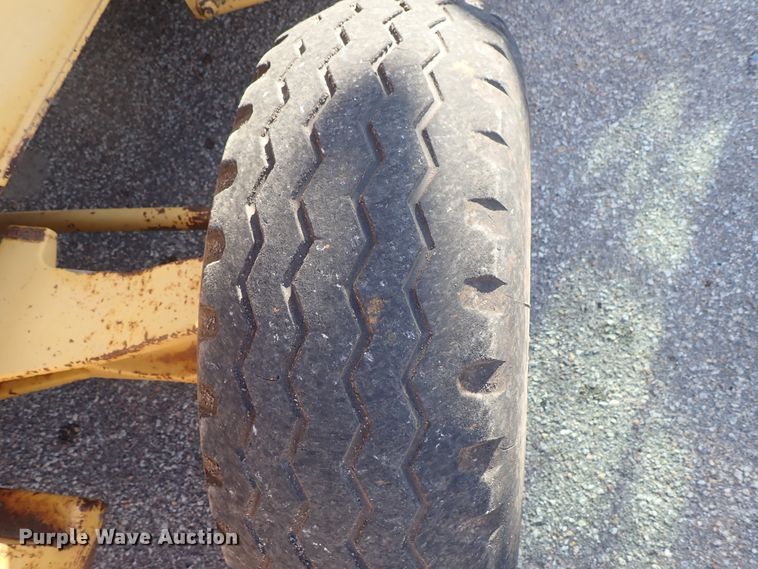 image for item DE1092 1998 John Deere 310E backhoe