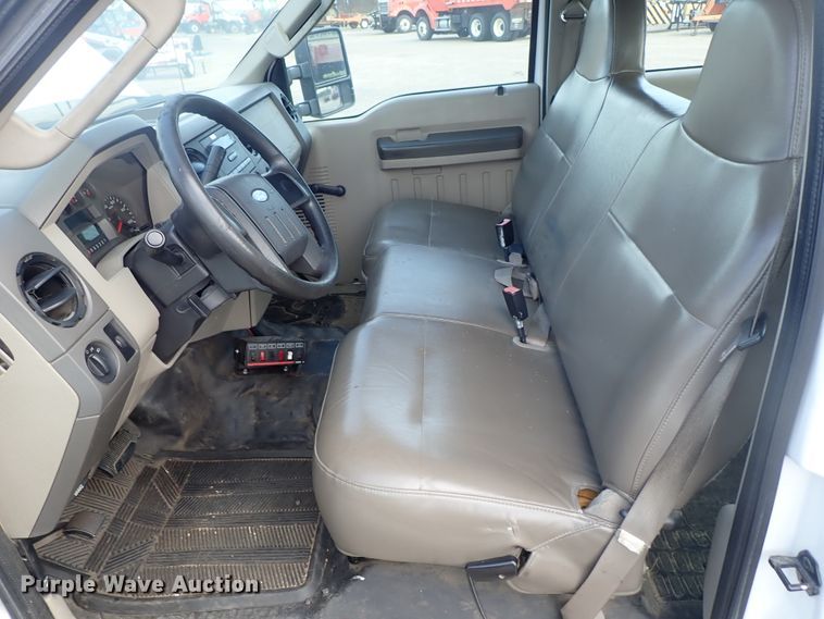 image for item DE1093 2008 Ford F250 Super Duty Crew Cab utility bed pickup truck