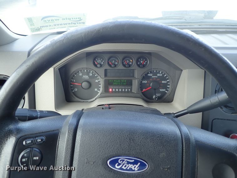 image for item DE1093 2008 Ford F250 Super Duty Crew Cab utility bed pickup truck