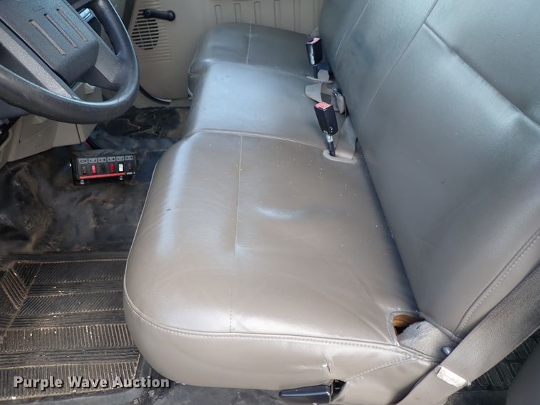 image for item DE1093 2008 Ford F250 Super Duty Crew Cab utility bed pickup truck