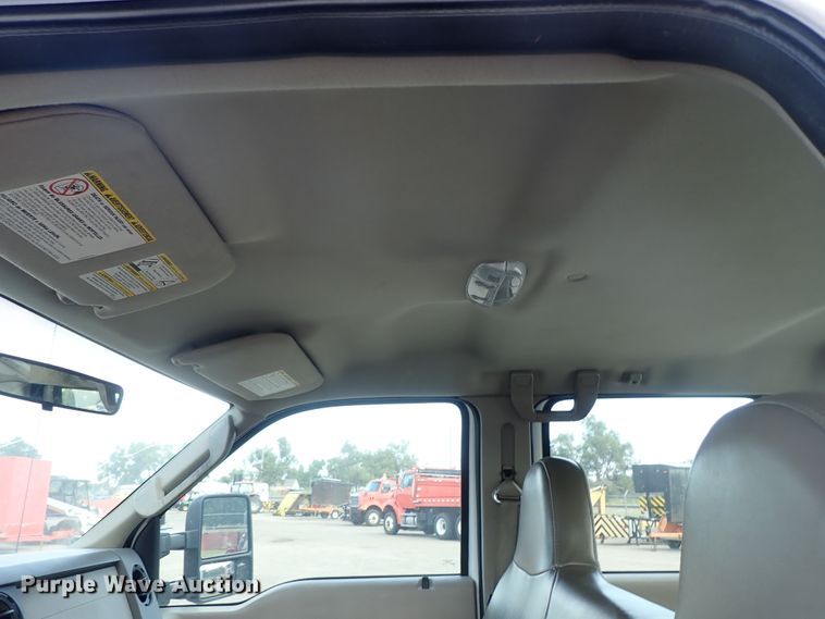 image for item DE1093 2008 Ford F250 Super Duty Crew Cab utility bed pickup truck