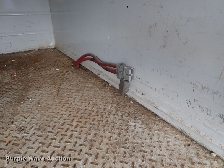 image for item DE1093 2008 Ford F250 Super Duty Crew Cab utility bed pickup truck