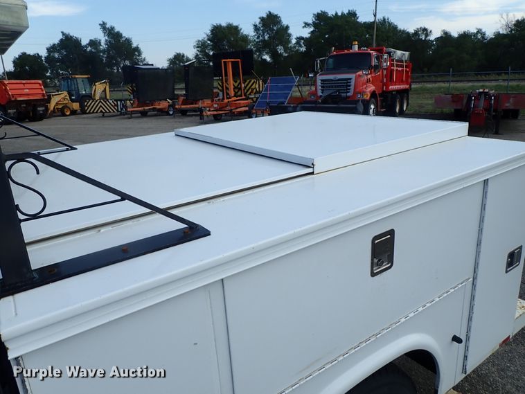 image for item DE1093 2008 Ford F250 Super Duty Crew Cab utility bed pickup truck