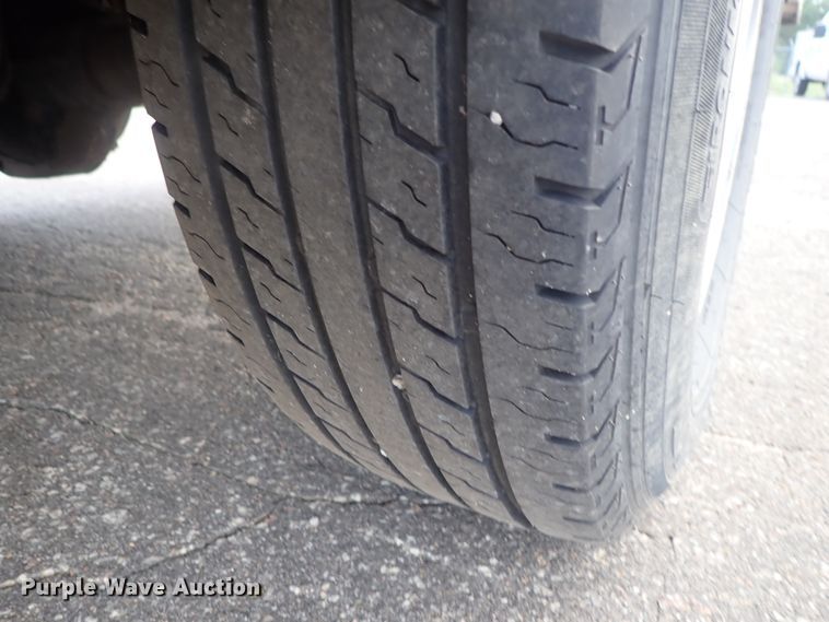 image for item DE1093 2008 Ford F250 Super Duty Crew Cab utility bed pickup truck