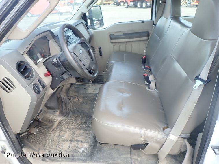 image for item DE1094 2008 Ford F250 Super Duty Crew Cab utility bed pickup truck