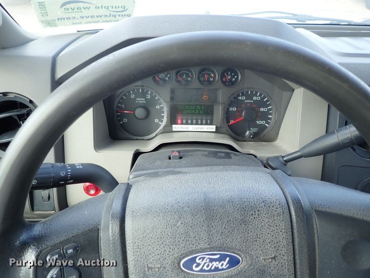 image for item DE1094 2008 Ford F250 Super Duty Crew Cab utility bed pickup truck