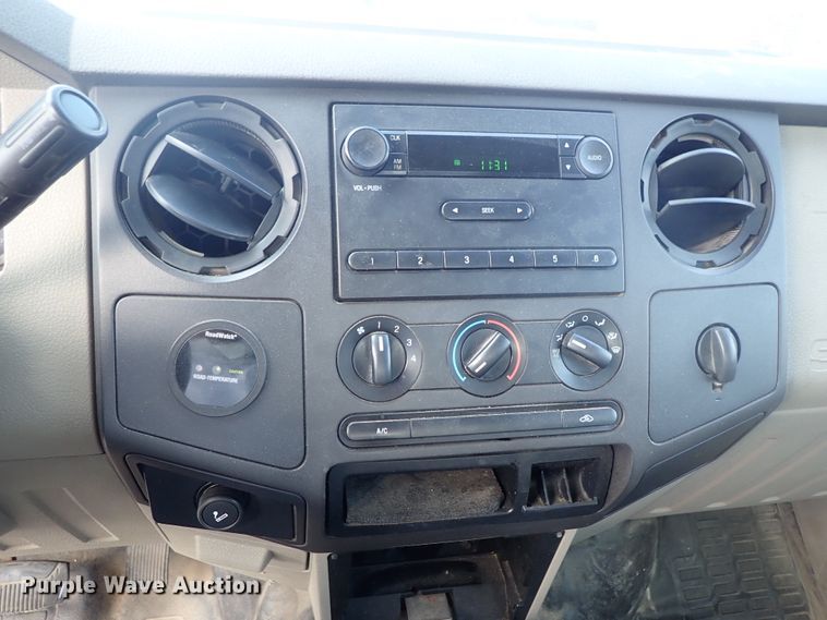 image for item DE1094 2008 Ford F250 Super Duty Crew Cab utility bed pickup truck