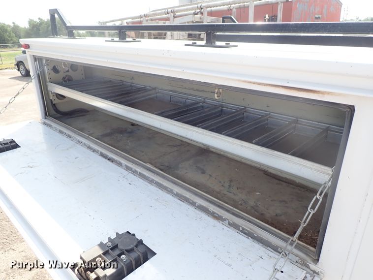 image for item DE1094 2008 Ford F250 Super Duty Crew Cab utility bed pickup truck