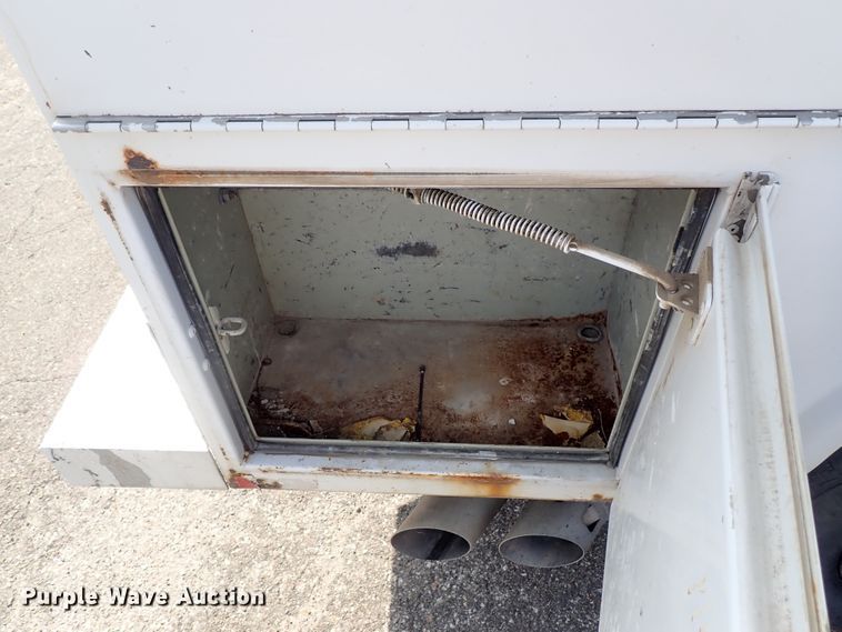 image for item DE1094 2008 Ford F250 Super Duty Crew Cab utility bed pickup truck