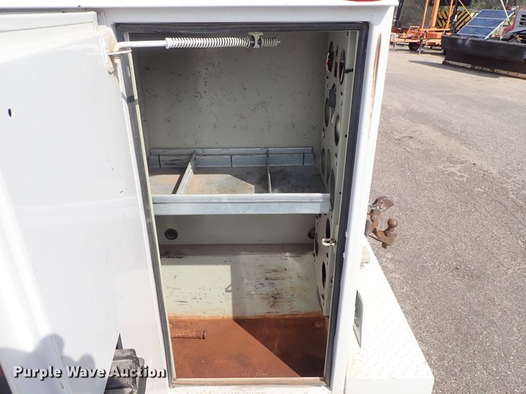 image for item DE1094 2008 Ford F250 Super Duty Crew Cab utility bed pickup truck