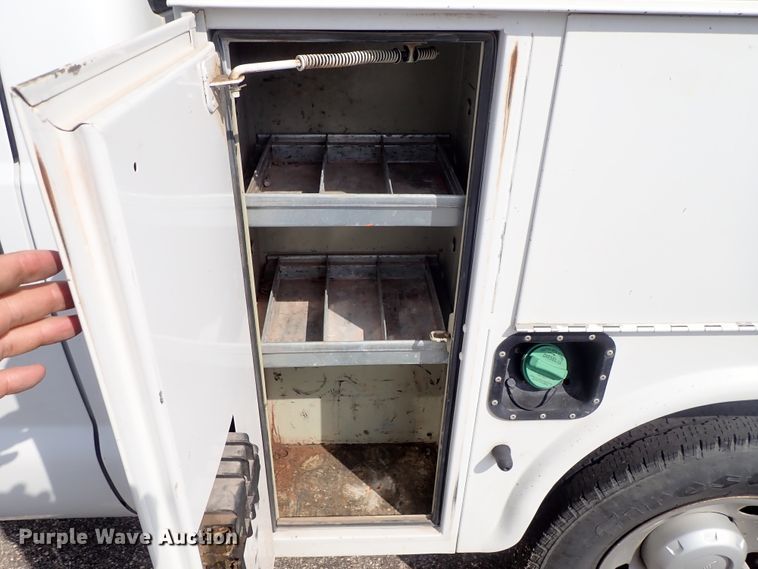 image for item DE1094 2008 Ford F250 Super Duty Crew Cab utility bed pickup truck