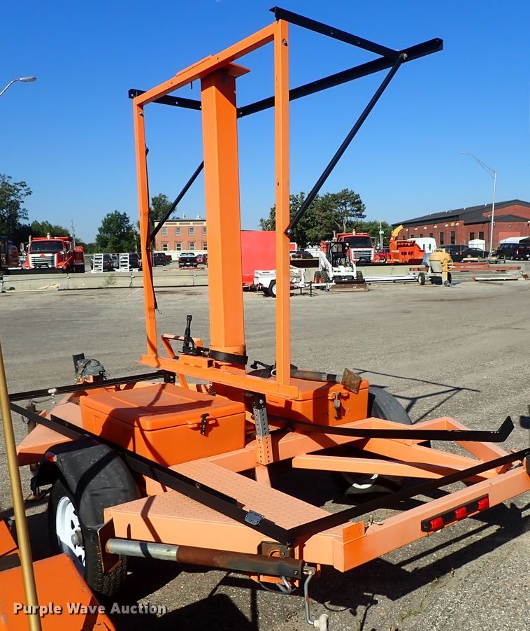 image for item DE1095 2011 Ver Mac PCMS 1210 message board trailer