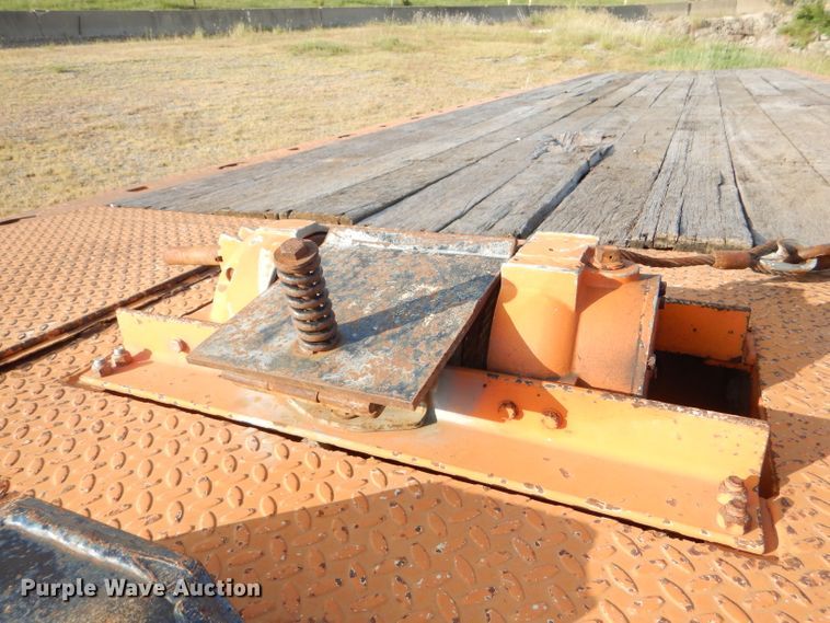 image for item DE4090 1994 Landoll 354-31 tilt deck equipment trailer