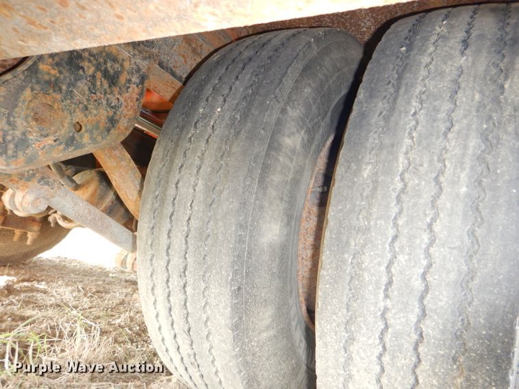 image for item DE4090 1994 Landoll 354-31 tilt deck equipment trailer