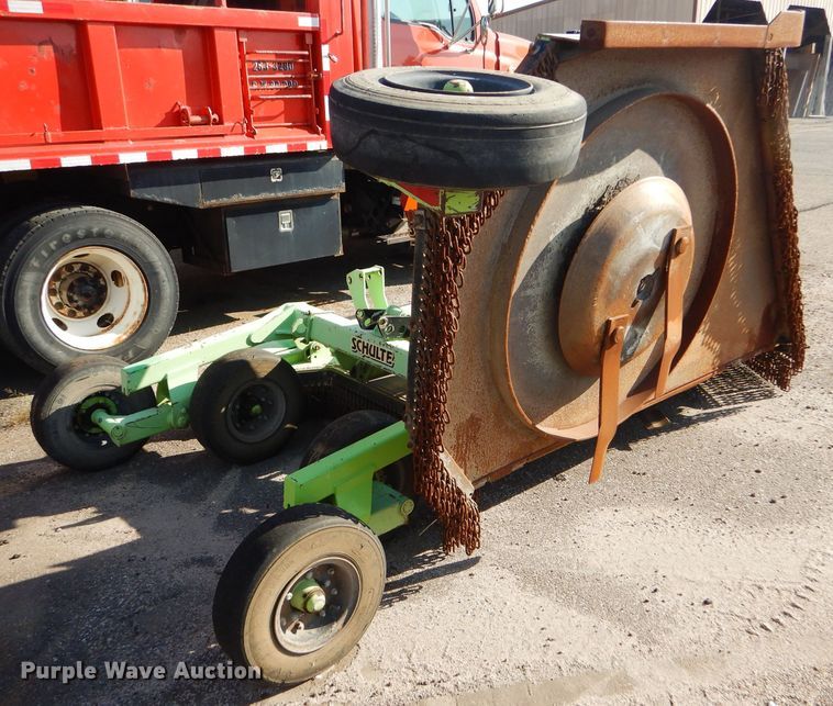 image for item DE4333 2006 Schulte XH1000Z rotary mower