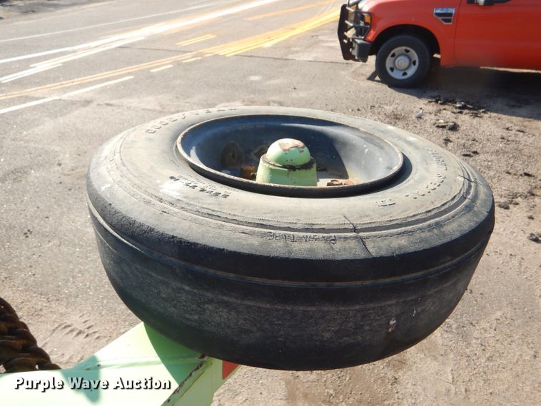 image for item DE4333 2006 Schulte XH1000Z rotary mower