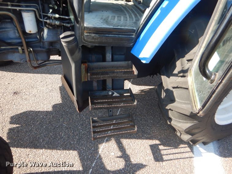 image for item DE4335 2001 New Holland TS100 tractor
