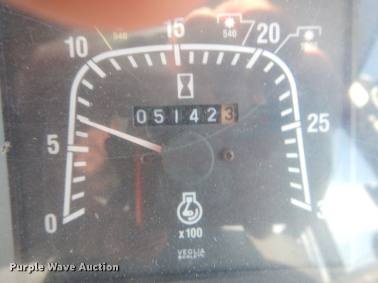 image for item DE4335 2001 New Holland TS100 tractor