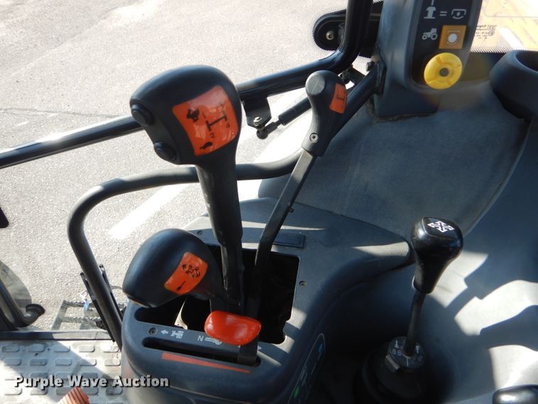 image for item DE4335 2001 New Holland TS100 tractor