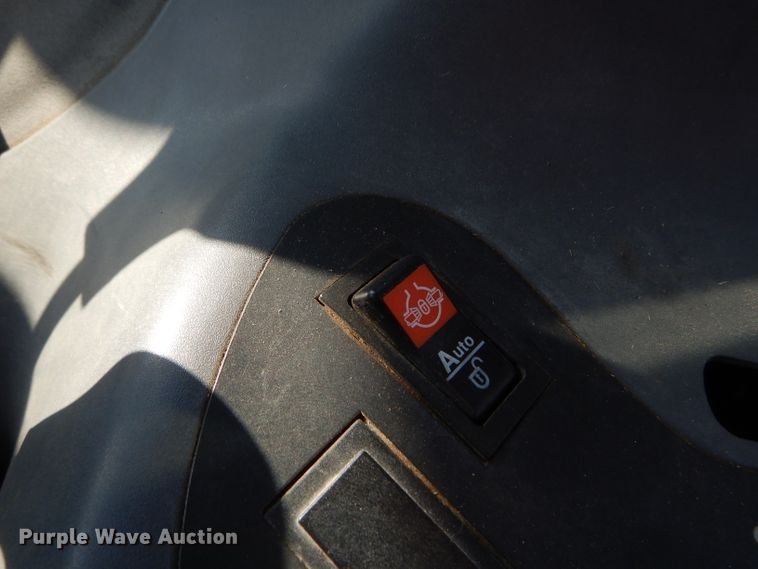 image for item DE4335 2001 New Holland TS100 tractor