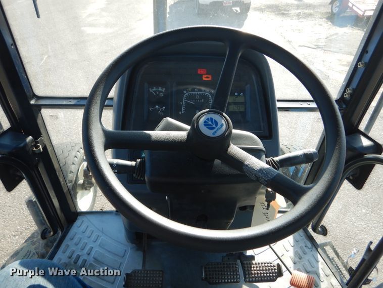 image for item DE4335 2001 New Holland TS100 tractor