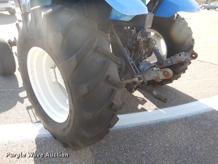 image for item DE4335 2001 New Holland TS100 tractor