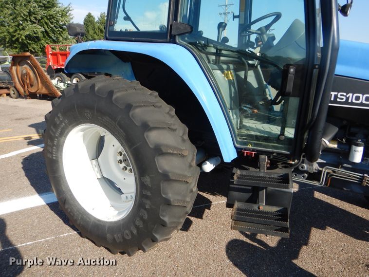 image for item DE4335 2001 New Holland TS100 tractor