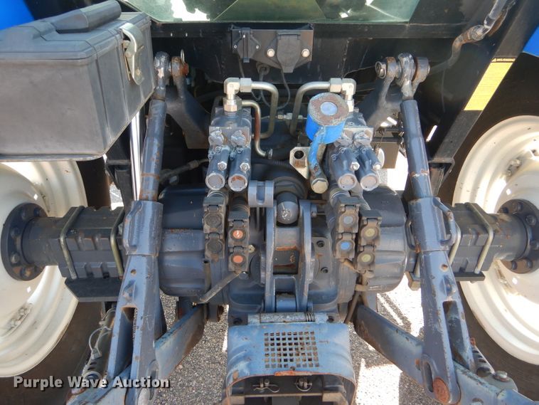 image for item DE4335 2001 New Holland TS100 tractor