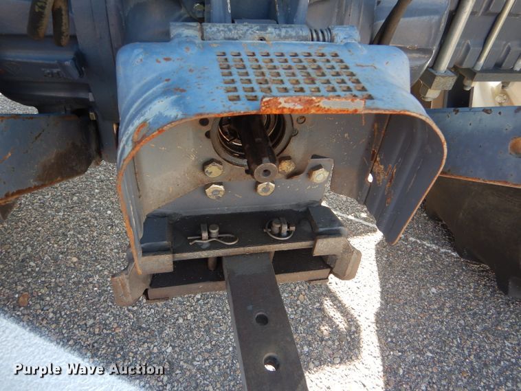 image for item DE4335 2001 New Holland TS100 tractor