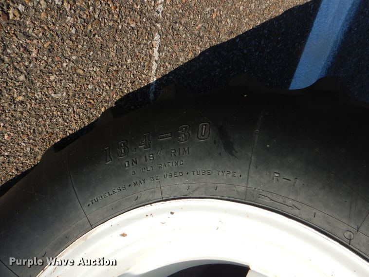 image for item DE4335 2001 New Holland TS100 tractor