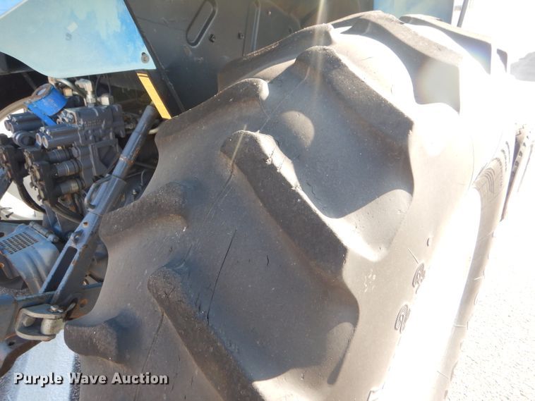 image for item DE4335 2001 New Holland TS100 tractor