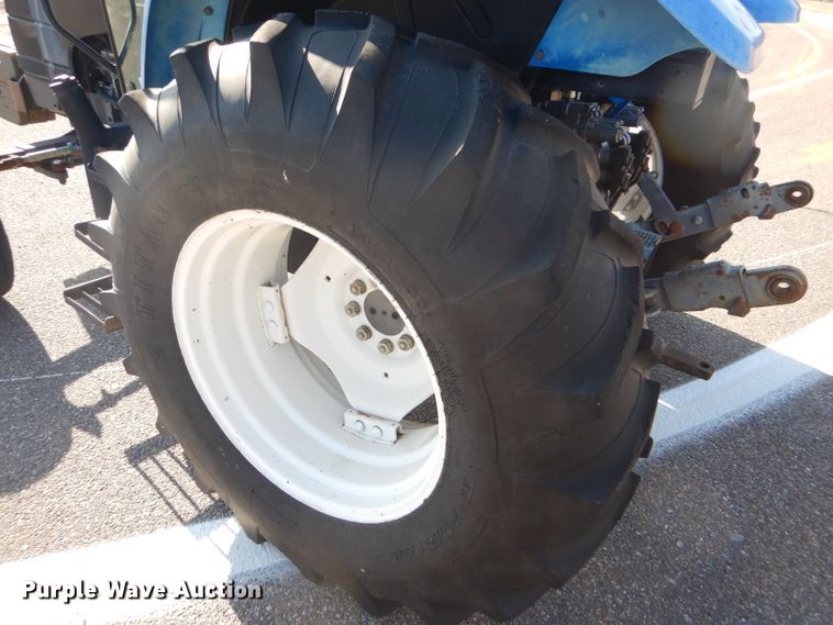 image for item DE4335 2001 New Holland TS100 tractor