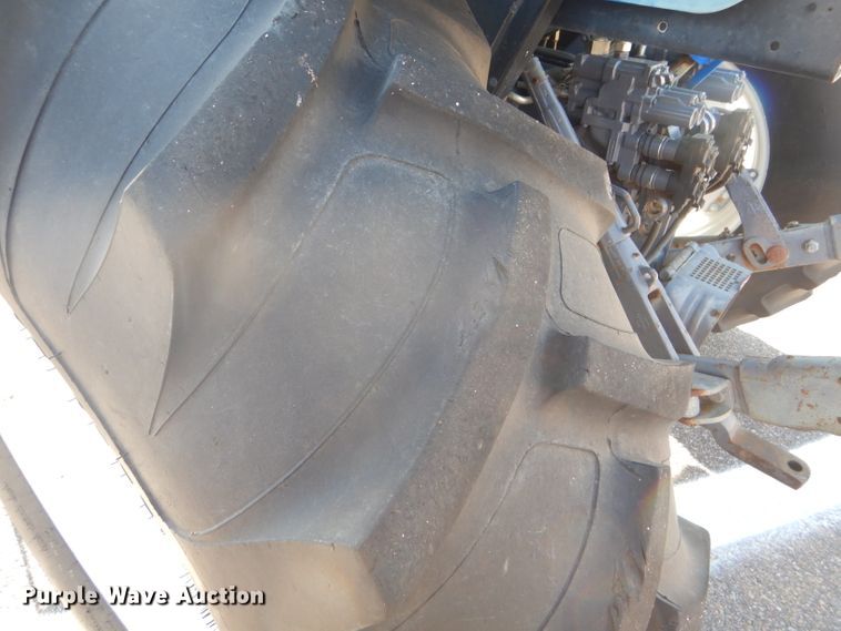 image for item DE4335 2001 New Holland TS100 tractor