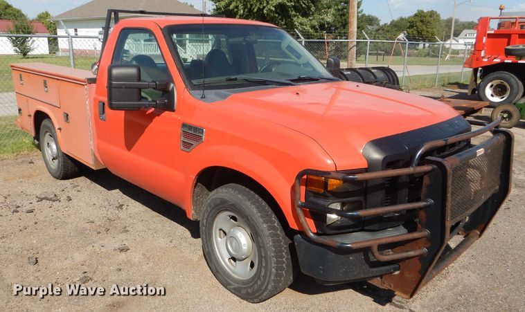 image for item DE4336 2009 Ford F250 Super Duty utility bed pickup truck