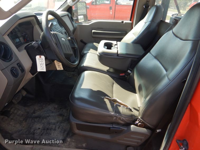 image for item DE4336 2009 Ford F250 Super Duty utility bed pickup truck