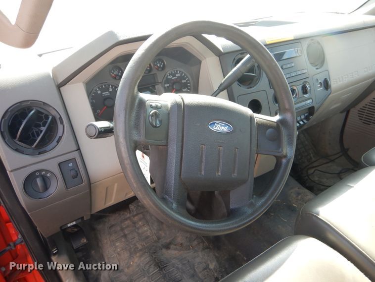 image for item DE4336 2009 Ford F250 Super Duty utility bed pickup truck