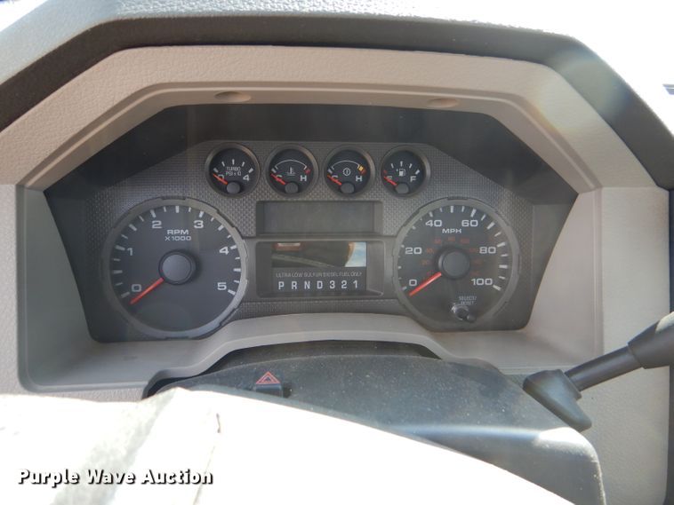 image for item DE4336 2009 Ford F250 Super Duty utility bed pickup truck