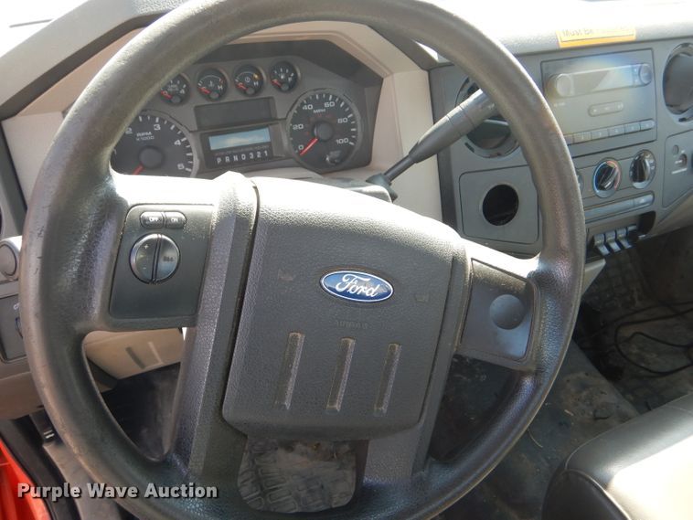 image for item DE4336 2009 Ford F250 Super Duty utility bed pickup truck