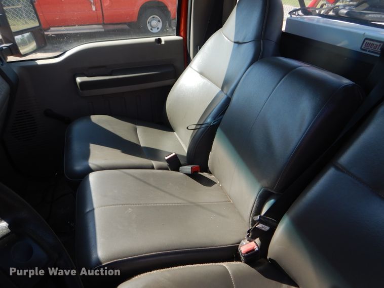 image for item DE4336 2009 Ford F250 Super Duty utility bed pickup truck