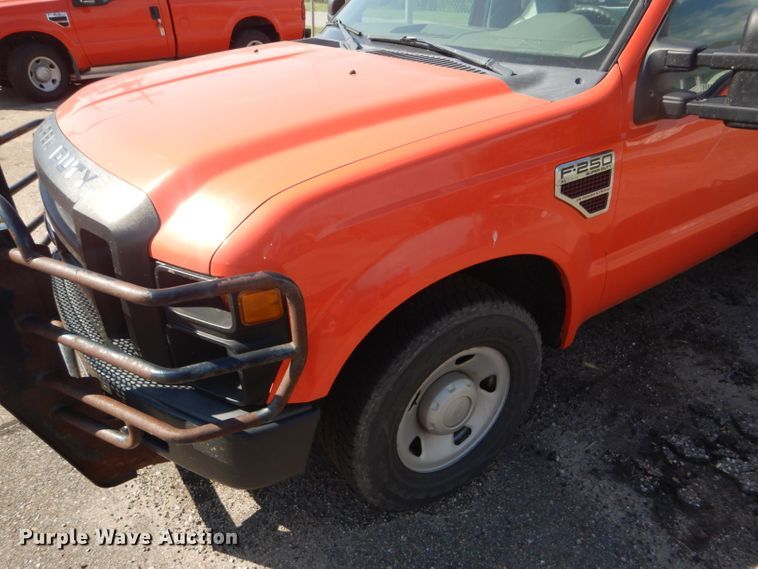 image for item DE4336 2009 Ford F250 Super Duty utility bed pickup truck