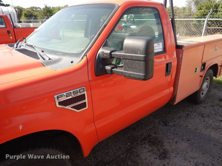 image for item DE4336 2009 Ford F250 Super Duty utility bed pickup truck