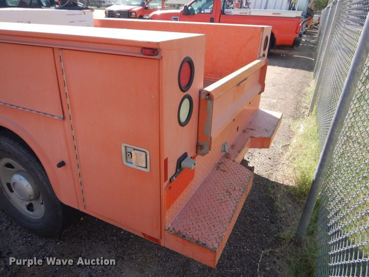 image for item DE4336 2009 Ford F250 Super Duty utility bed pickup truck