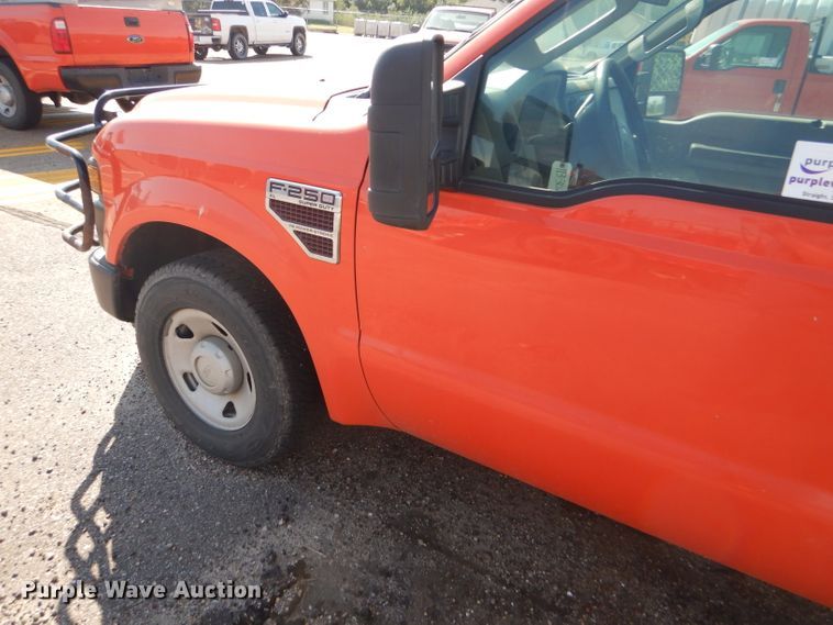 image for item DE4336 2009 Ford F250 Super Duty utility bed pickup truck