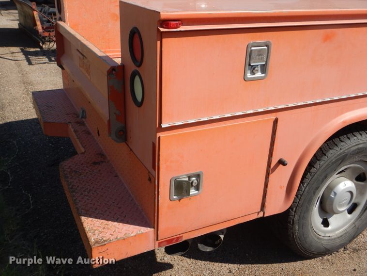 image for item DE4336 2009 Ford F250 Super Duty utility bed pickup truck