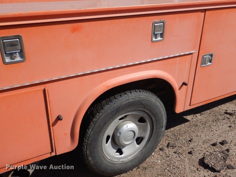 image for item DE4336 2009 Ford F250 Super Duty utility bed pickup truck